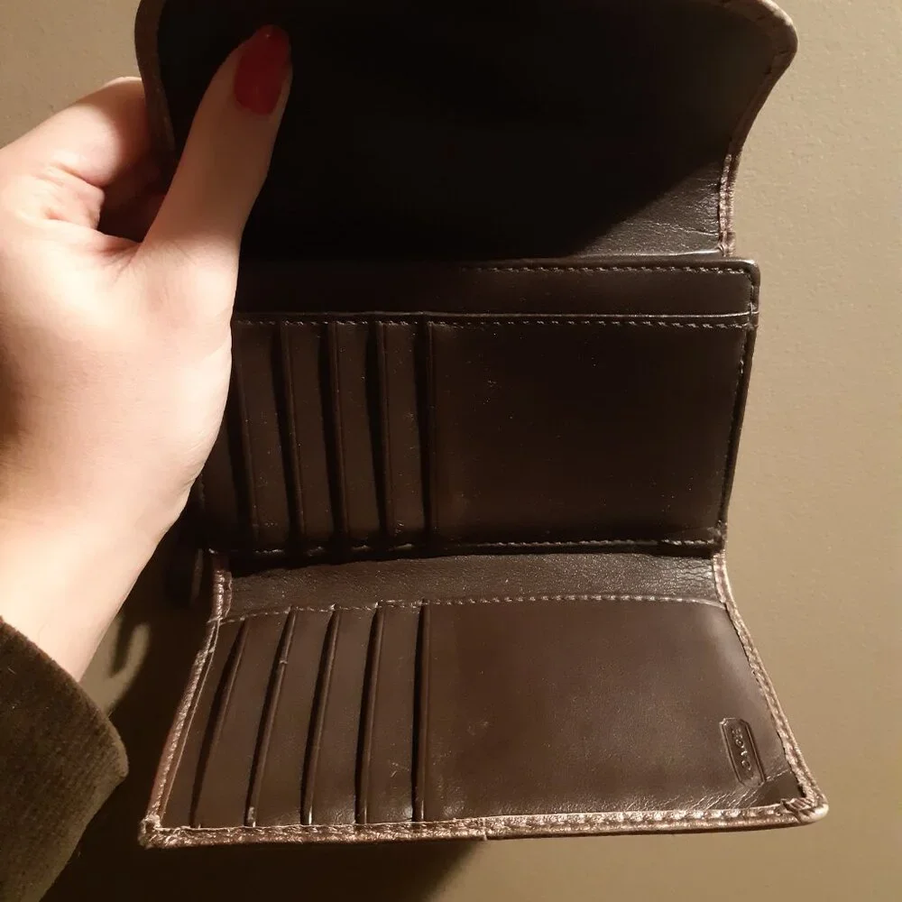 Coach y2k gold leather wallet - Picture 3 of 3